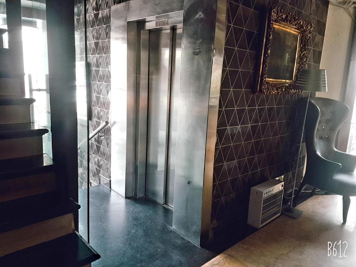 Hotel Royal Castle Grand Yeni Delhi Dış mekan fotoğraf