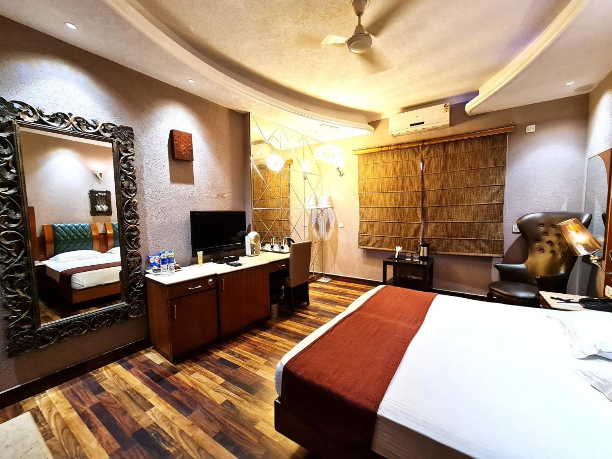 Hotel Royal Castle Grand Yeni Delhi Dış mekan fotoğraf