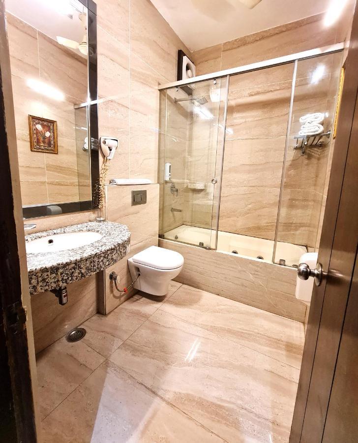 Hotel Royal Castle Grand Yeni Delhi Dış mekan fotoğraf