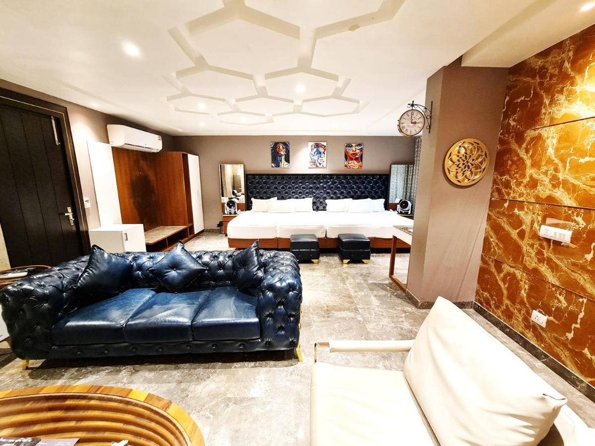 Hotel Royal Castle Grand Yeni Delhi Dış mekan fotoğraf