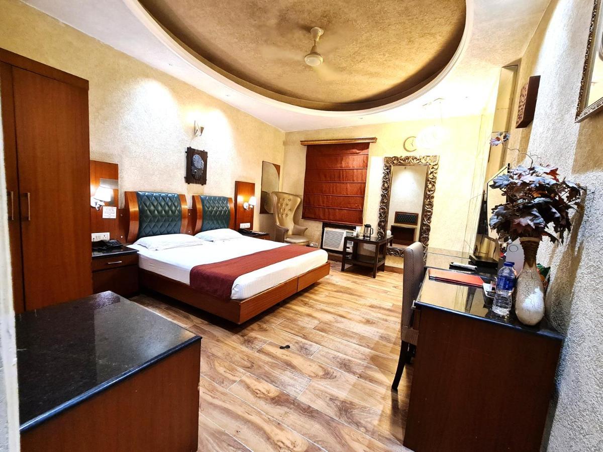 Hotel Royal Castle Grand Yeni Delhi Dış mekan fotoğraf