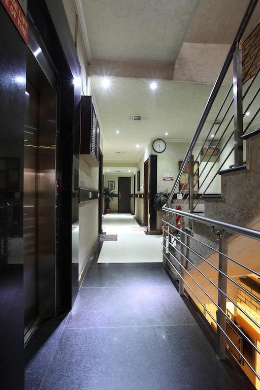 Hotel Royal Castle Grand Yeni Delhi Dış mekan fotoğraf